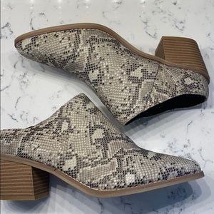 Rampage faux snakeskin booties  NWT 7 1/2